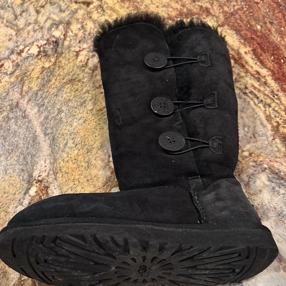 Ugg boots 👢 - Picture 2 of 2